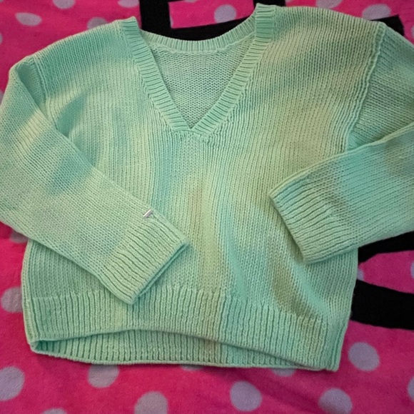 Vs pink v crew neck knit sweater neon green like new reversible - Picture 2 of 3
